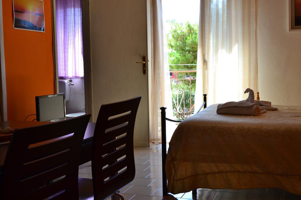 Casa Vacanze Laura Isola delle Femmine Exterior foto